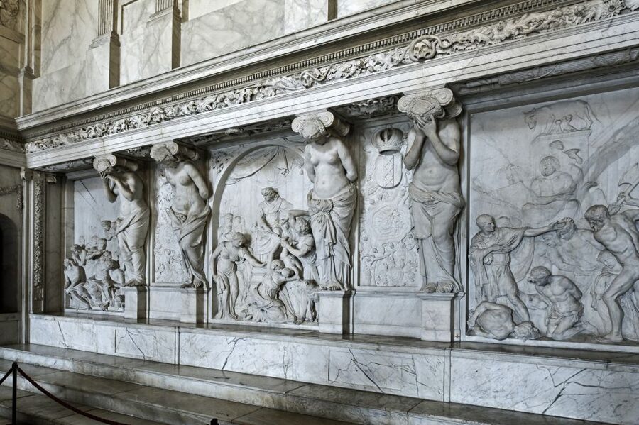 Amsterdam: Royal Palace Entry Ticket and Audio Guide - Starting the audio tour