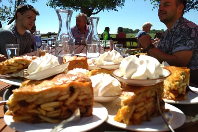 Amsterdam's Countryside Half-Day Bike Tour in Small Group - Holysloot and the 30-minute apple pie break