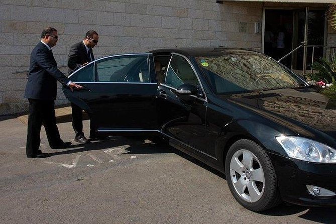 Amsterdam Schiphol Airport Transfer - Meeting Your Driver Inside Schiphol
