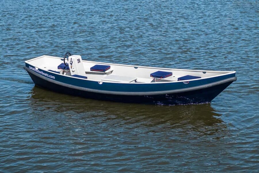 Amsterdam: Self-Drive Boat Rental - Choosing between the central and eastern departure points