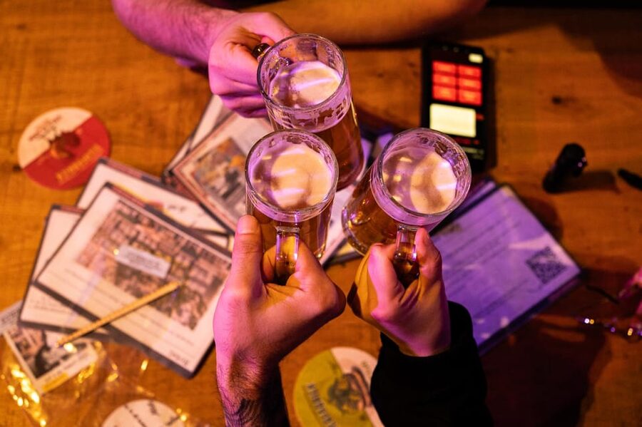 Amsterdam: Self-guided Red Light District Pub Crawl Mystery - How the puzzle works for a private group