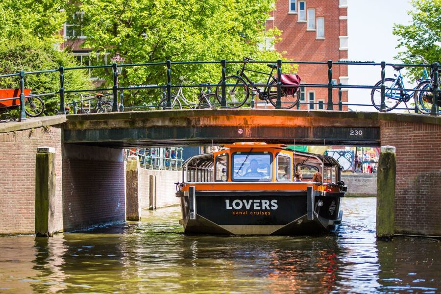 Amsterdam: Semi-Open Canal Boat Cruise - The semi-open boat and the weather question