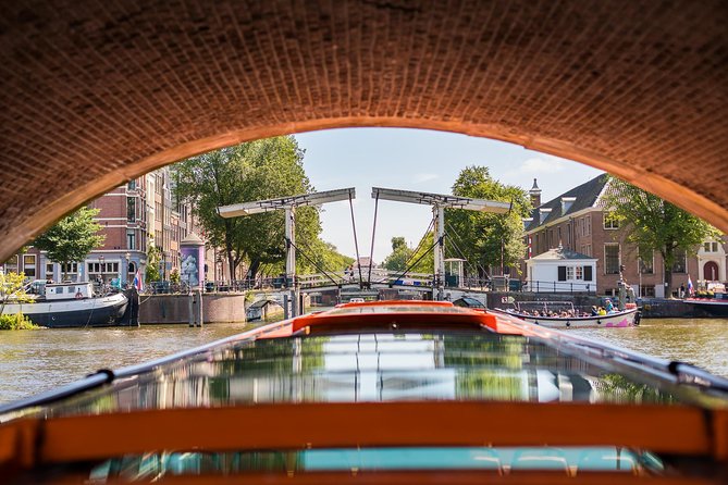 Amsterdam Sightseeing Canal Cruise with Audio Guide - The Golden Bend and Amsterdam’s canal belt