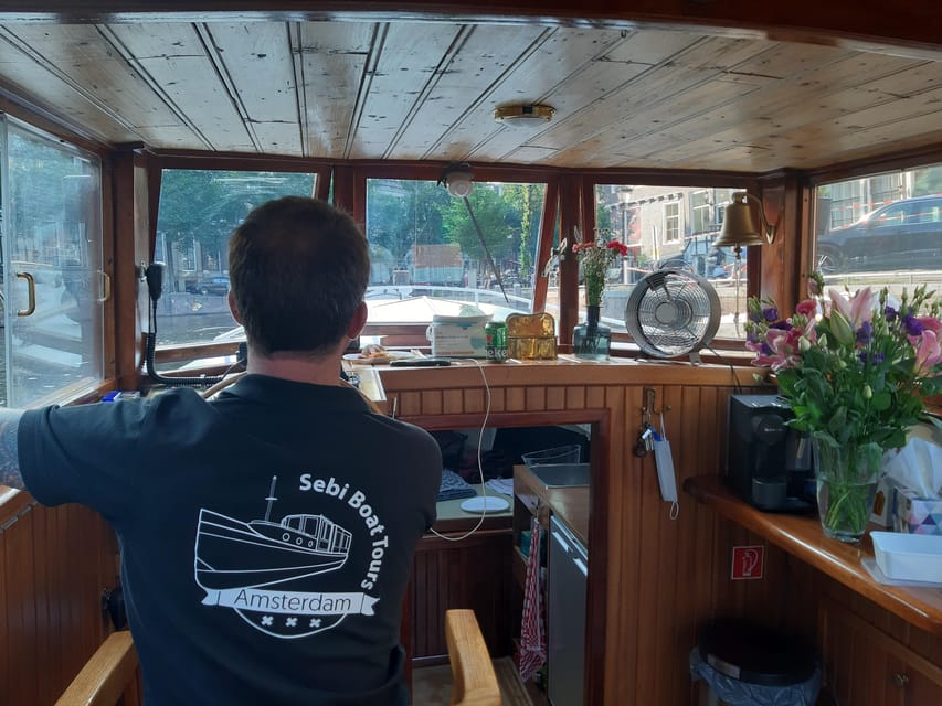Amsterdam: Small-Group Canal Cruise incl. Drinks and Snacks - Why Giuliana changes the feel of an Amsterdam canal cruise