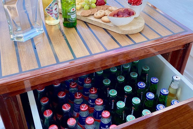 Amsterdam Small-Group Canal Cruise Including Snacks and Drinks - Who will enjoy this cruise most