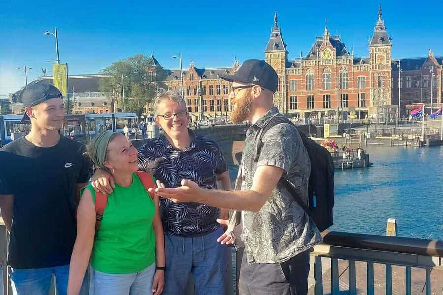 Amsterdam: Small-group Guided Walking Tour (French/English) - What the $33 price really buys you