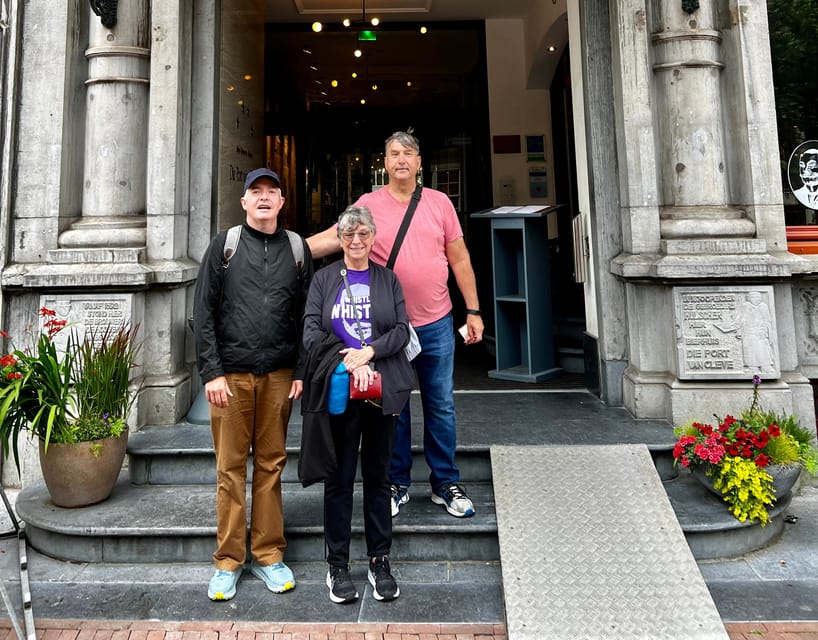 Amsterdam: Small Group Walking Tour with Fun Guide - Stories, humor, and a personal pace