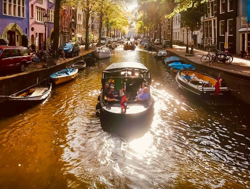 Amsterdam: Smoke and Lounge City Boat Cruise - Out Onto the Amstel River