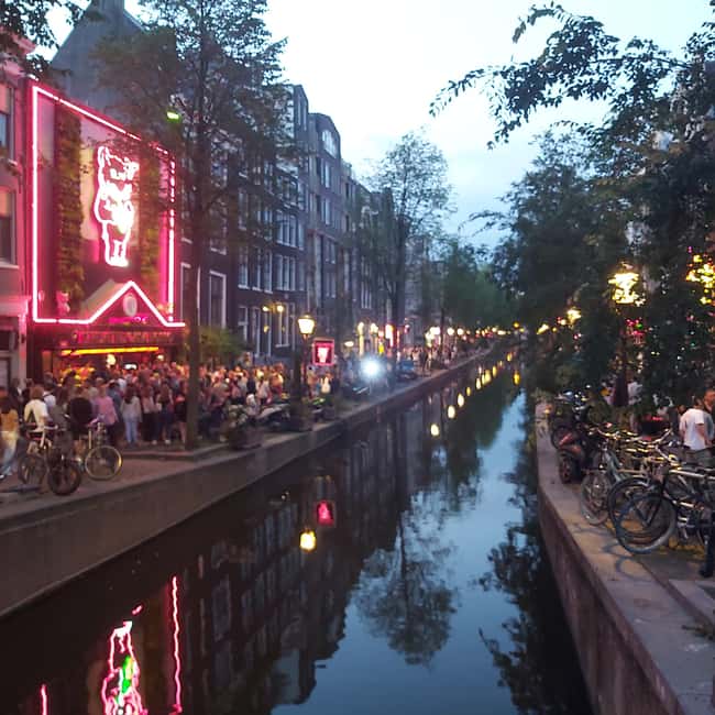 Amsterdam: Spanish Tour Unmasking the Redlight District - Key points to know before you book