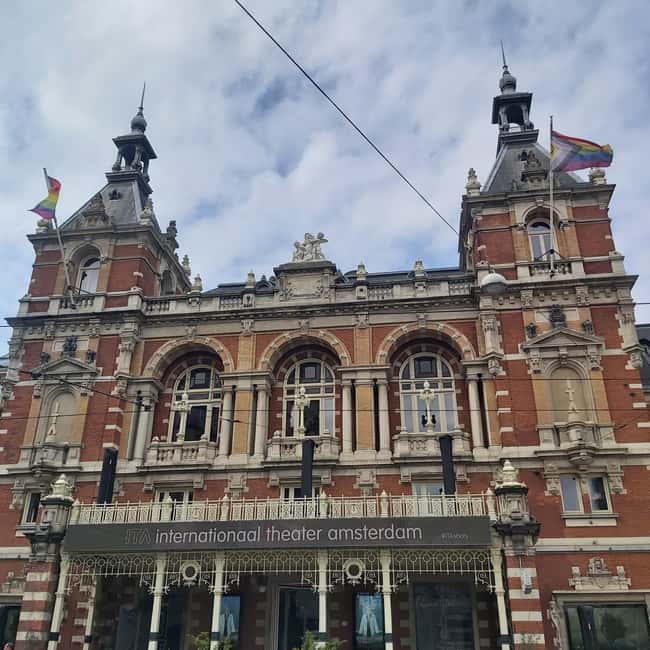 Amsterdam: Spanish Tour Unmasking the Redlight District - Why this walk gives the Red Light District useful context