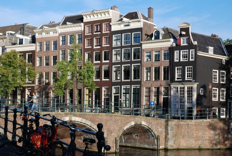 Amsterdam: Stedelijk Museum and 1-Hour Canal Cruise - Timing the two tickets without stress