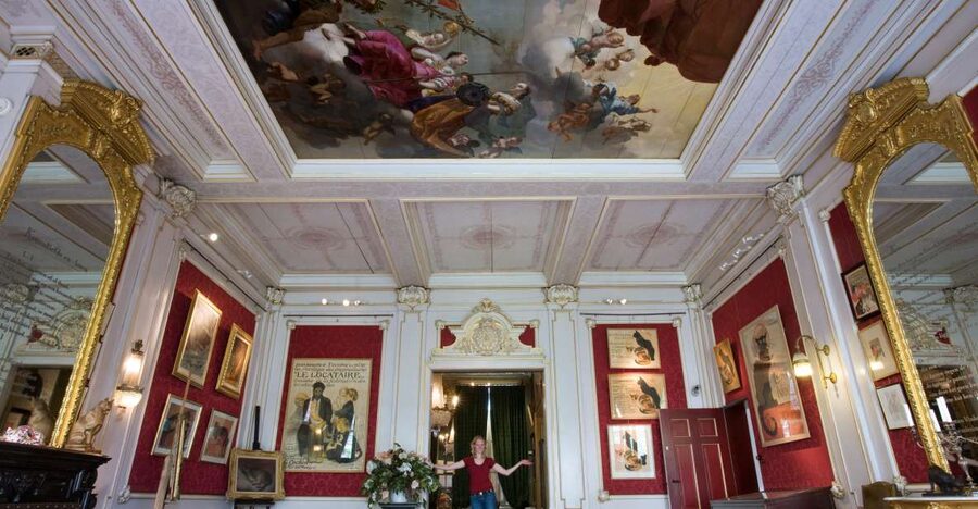 Amsterdam: The Kattenkabinet Cat Museum Entry Ticket - Bob Meijer’s Personal Story