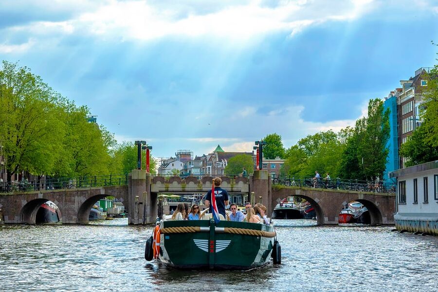 Amsterdam: The Newest Canal Cruise with Drink Option - The Amstel, Blauwbrug, and H’ART Museum