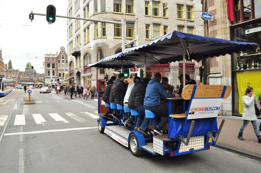 Amsterdam: The Original BUBBLES & BIKE Private Prosecco Tour - Who should book this experience?