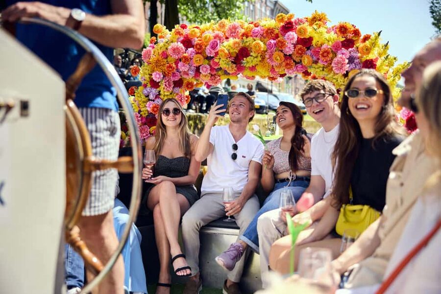 Amsterdam: The Original Flower Boat with Local Guide and Bar - Oudeschans: a quiet opening to the cruise