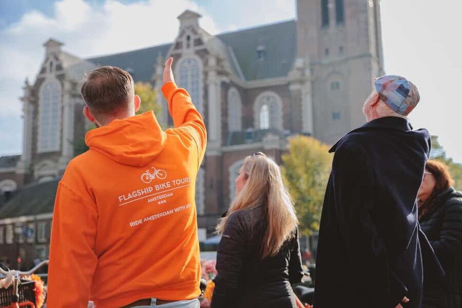 Amsterdam: Top Highlights Guided Bike Tour EN/DE/ES/FR/IT/CN - Why a bicycle is the right first look at Amsterdam