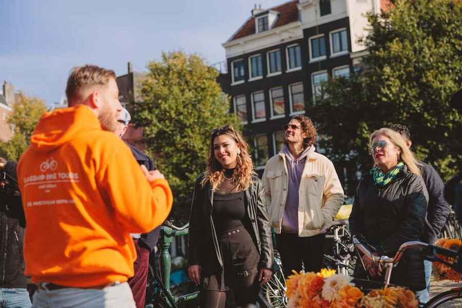 Amsterdam: Top Highlights Guided Bike Tour EN/DE/ES/FR/IT/CN - Vondelpark offers a calmer stretch