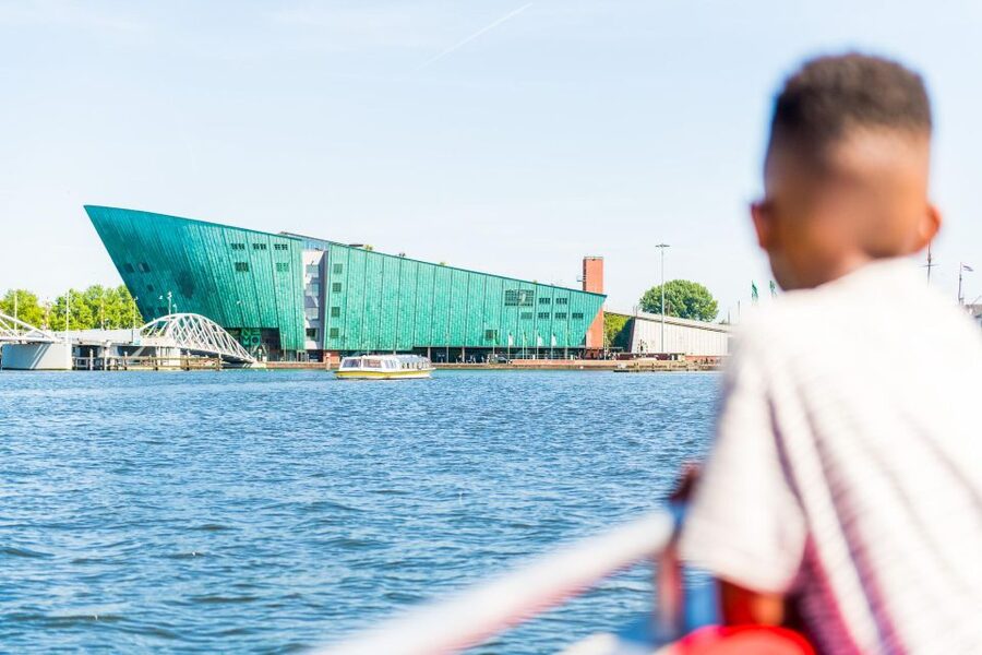 Amsterdam: Traditional Canal Cruise with Bar on Board - Key points to know before you book