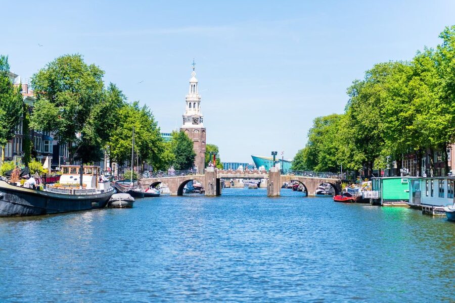 Amsterdam: Traditional Canal Cruise with Bar on Board - Magere Brug and the Canal Belt