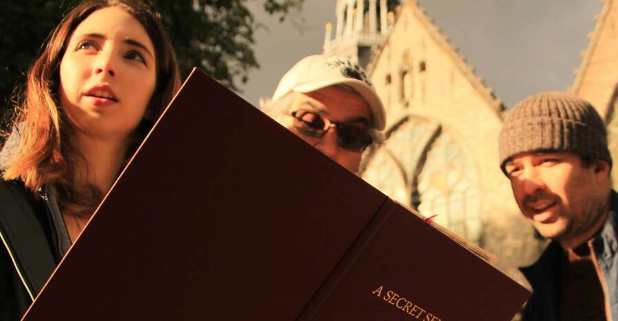 Amsterdam: Treasure Hunt Walking Tour "A Secret Sender" - Torensluis Bridge offers a change of scene
