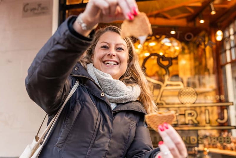 Amsterdam: Ultimate Amsterdam Food Tour - Spui Square and the stories between the bites
