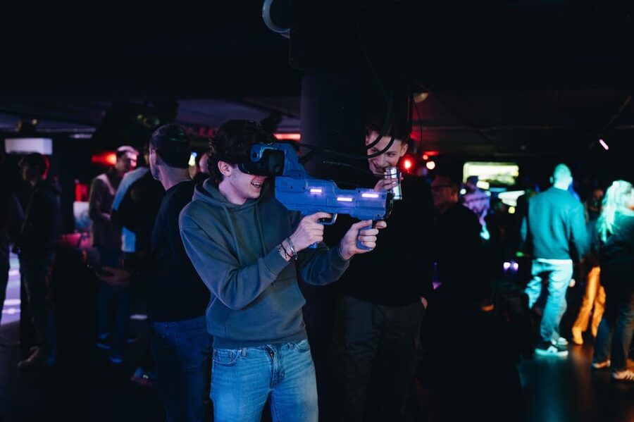 Amsterdam: Ultimate VR Experience: 60 minutes - Using the four tokens after the main game