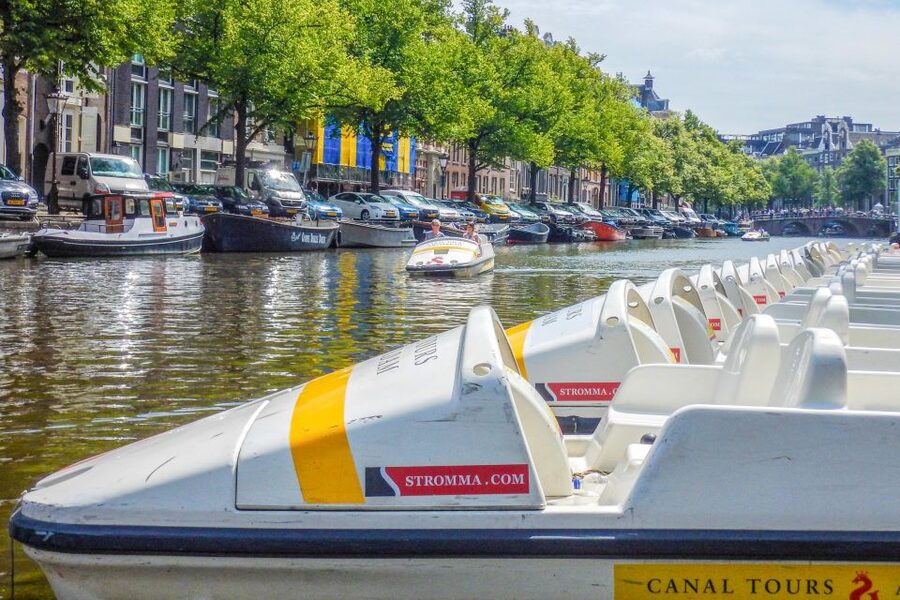 Amsterdam: Unique Pedal Boat Experience in the Canals - A practical family and group outing