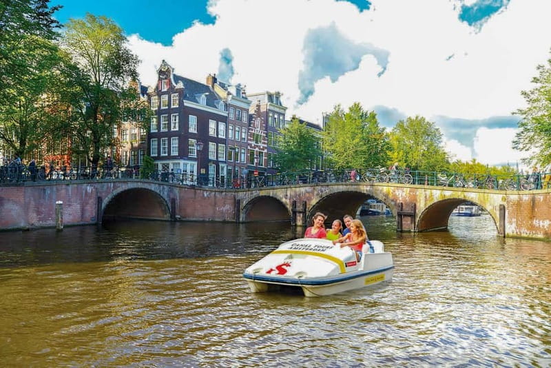 Amsterdam: Unique Pedal Boat Experience in the Canals - What the one-hour route can show you