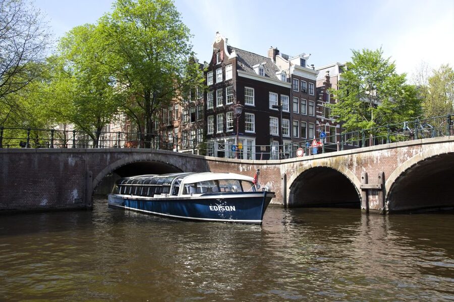 Amsterdam: Van Gogh Museum Ticket and City Canal Cruise - Walking from Museumplein to the canal dock