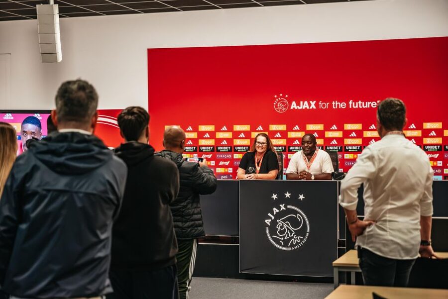Amsterdam: VIP Johan Cruijff ArenA Tour with Drink and Scarf - Key points at a glance