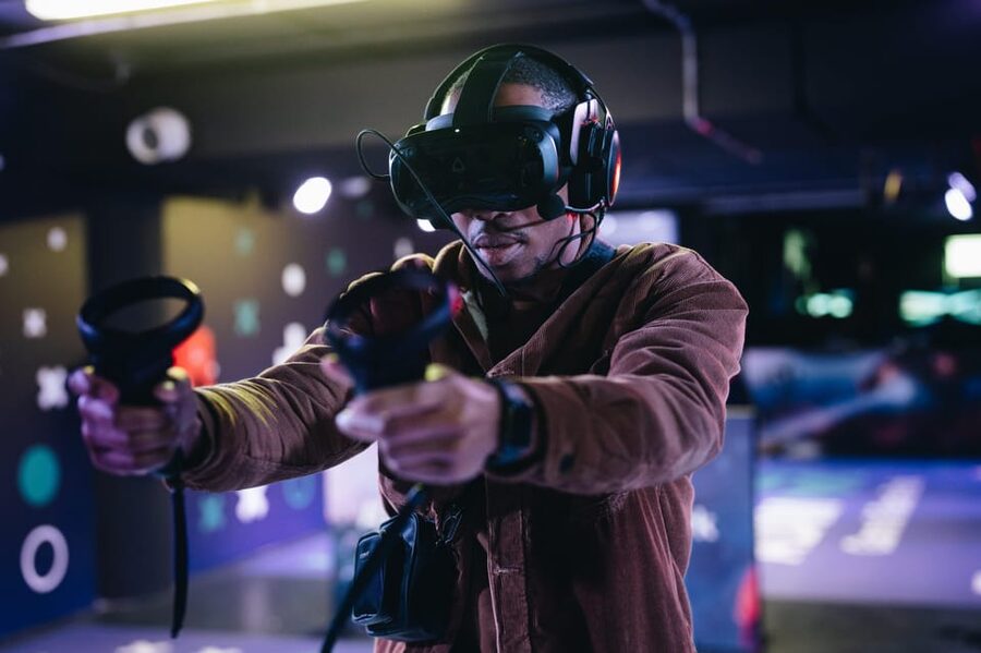 Amsterdam: VR Game Park Free-Roaming Experience - Who will enjoy ADAM VR most?