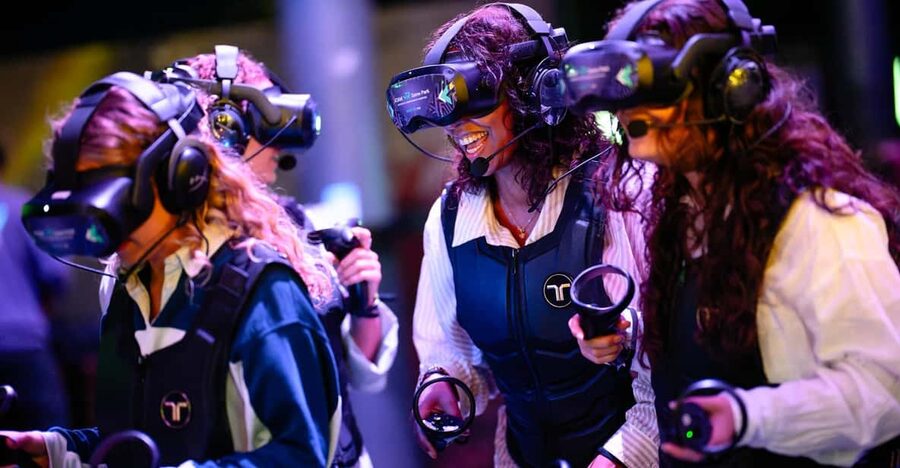 Amsterdam: VR Game Park Free-Roaming Experience - How the 25-minute session works