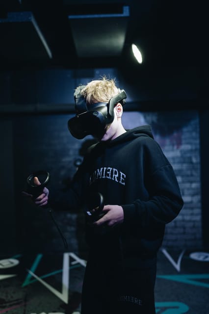 Amsterdam: VR Starter Pack with 6 Tokens - Choosing Between Shooting, Escape Rooms, and Races