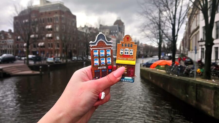 Amsterdam Walking Tour with a Local - Key Points Before You Book