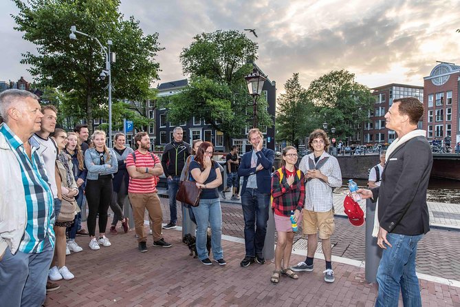 Amsterdam Walking Tour with a local comedian as guide - A city walk built around a comedian