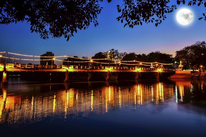 Amsterdam Wine and Cheese Evening Cruise - Comfort, seating, and onboard facilities