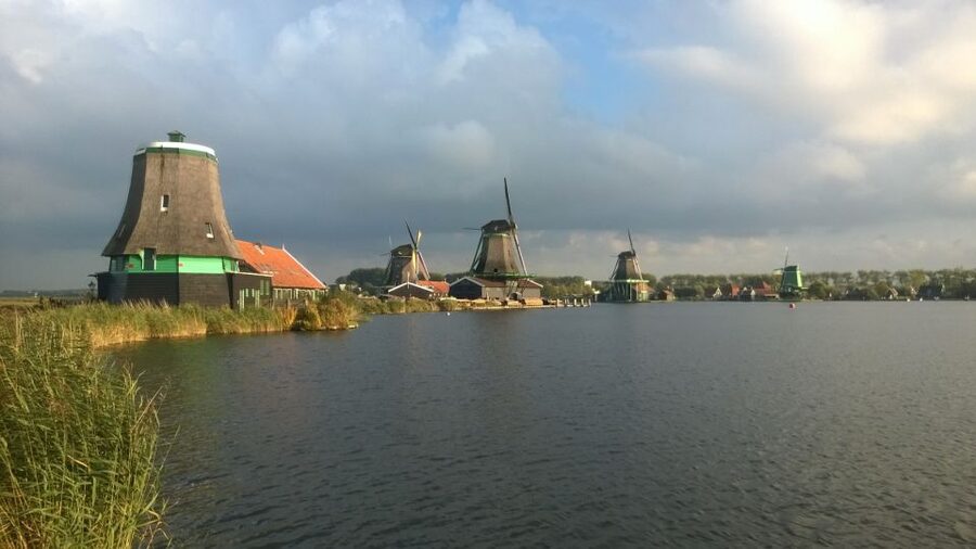 Amsterdam: Zaanse Schans 3-Hour Small Group Tour - Seeing how wooden clogs are made