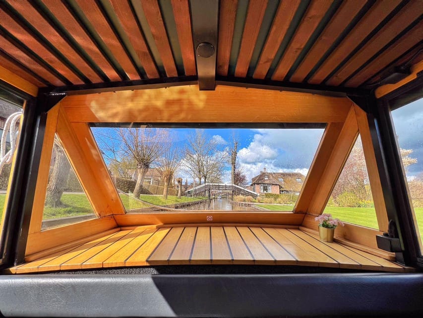 Amsterdam: Zaanse Schans and Giethoorn Day Trip with Cruise - Giethoorn by boat, not by road