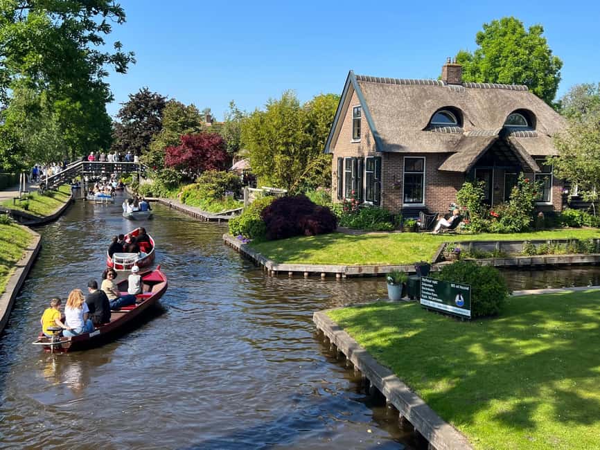 Amsterdam: Zaanse Schans and Giethoorn Guided Combo Tour - The road between the stops