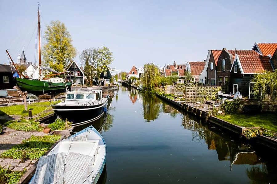 Amsterdam: Zaanse Schans, Edam, Volendam & Marken Bus Tour - Who should book this tour?
