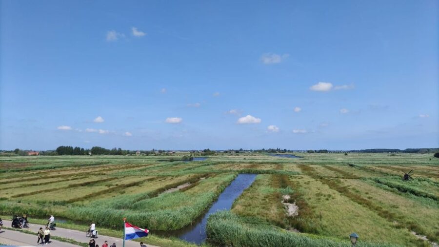 Amsterdam: Zaanse Schans Windmills Bike Tour with Guide - The guide makes or breaks the outing