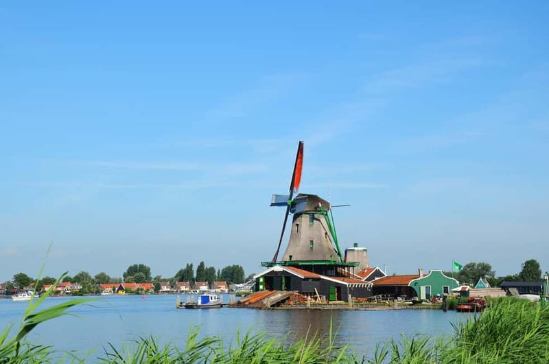 Amsterdam: Zaanse Schans windmills & Volendam Guided Tour - Why this countryside trip works from Amsterdam