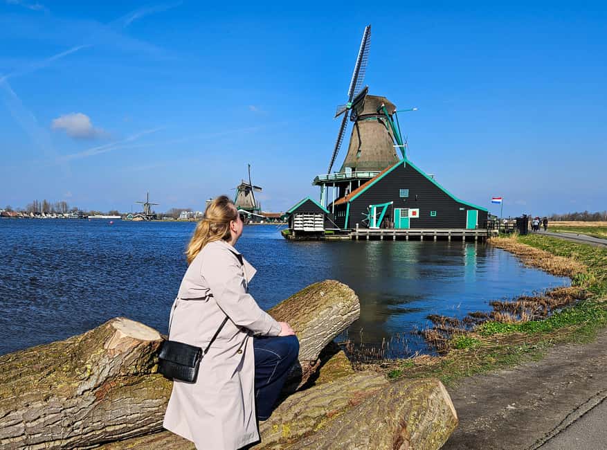 Amsterdam: Zaanse Schans windmills & Volendam Guided Tour - Clogs made in front of you