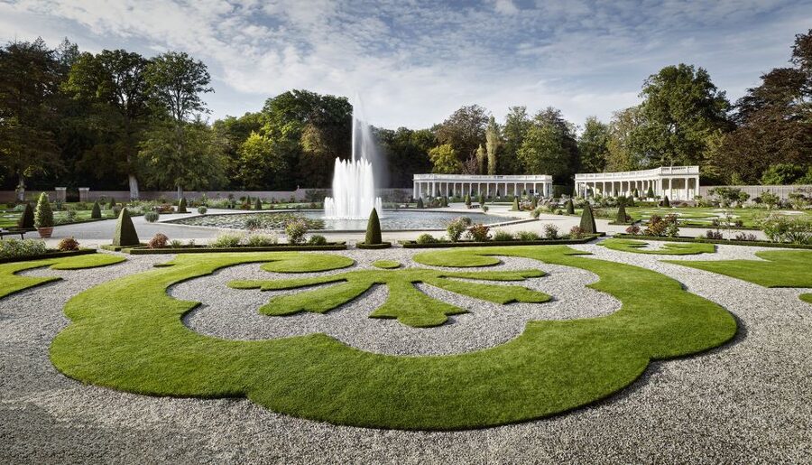 Apeldoorn: Het Loo Palace Entry Ticket - Carriages, cars, and royal occasions
