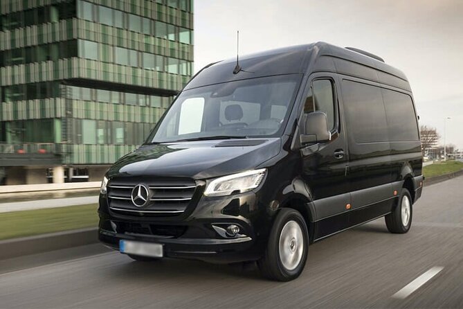Arrival Private Transfer Amsterdam Airport to Amsterdam City Center by Minibus - Luggage, vehicle space, and practical limits