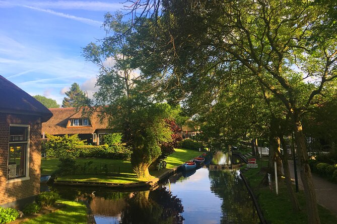 Best of Dutch Countryside: Giethoorn, Windmills, Secret Villages - A full day beyond Amsterdam