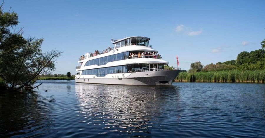 Biesbosch: Boat Cruise through National Park - Two hours on De Zilvermeeuw