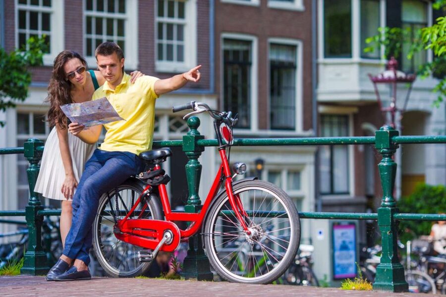 Bike Tour of Amsterdam Old Town, Top Attractions and Nature - The 4-hour route reaches Amsterdam’s Jewish Quarter