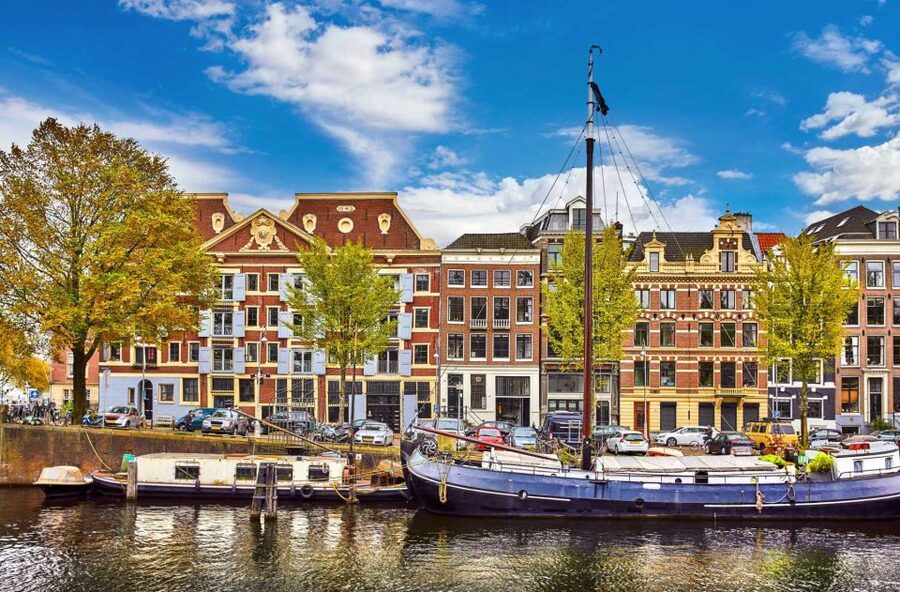 Bike Tour of Amsterdam Old Town, Top Attractions and Nature - The 2-hour Old Town route