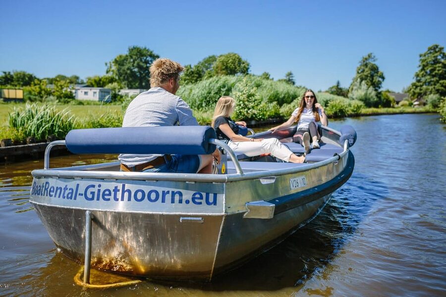 Boatrental 2 Hours 8 Person with Steeringwheel and cushions - Starting at Zuiderpad 14a